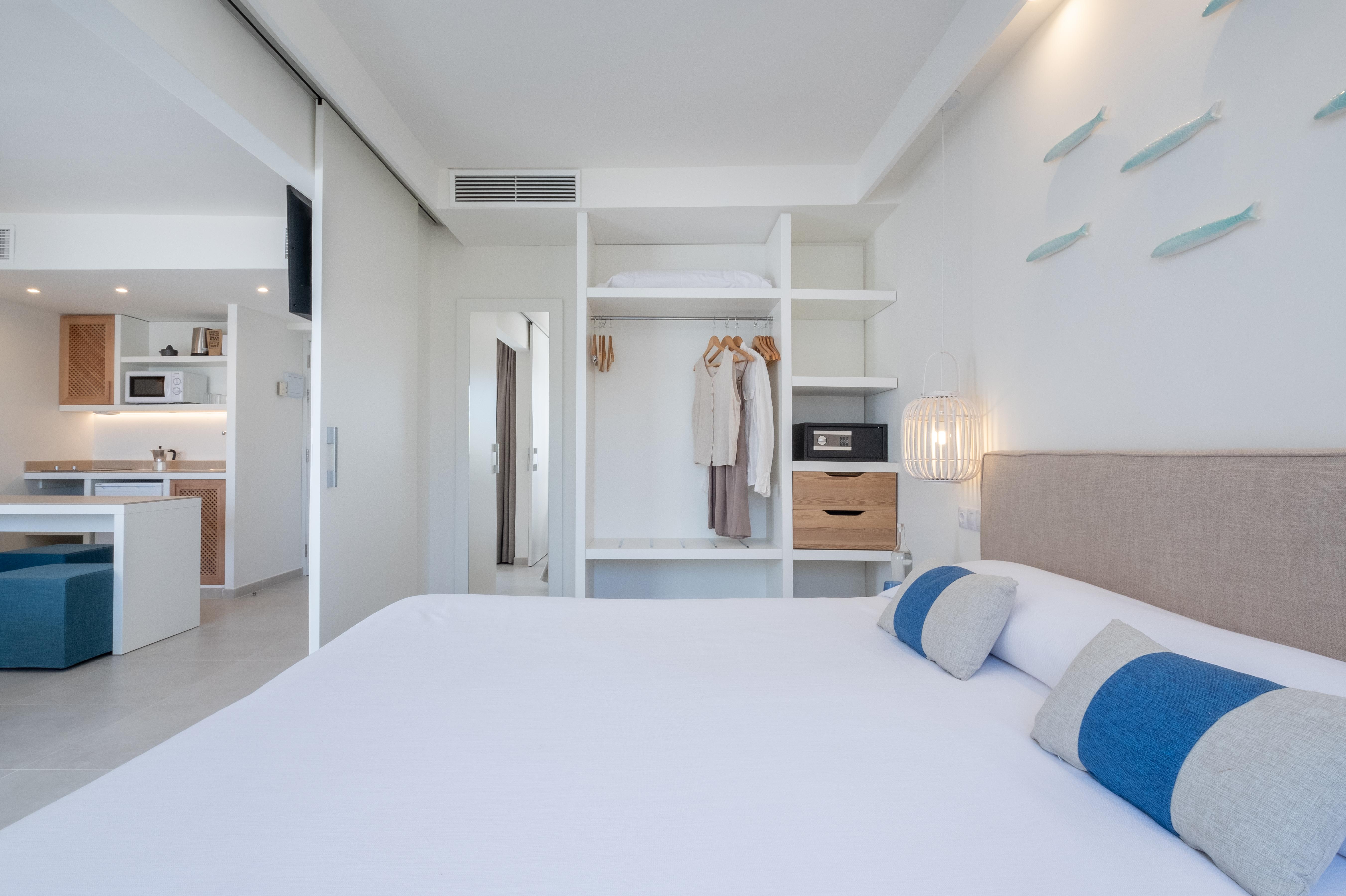Fergus Style Carema Beach Cala'N Bosch  Exterior photo